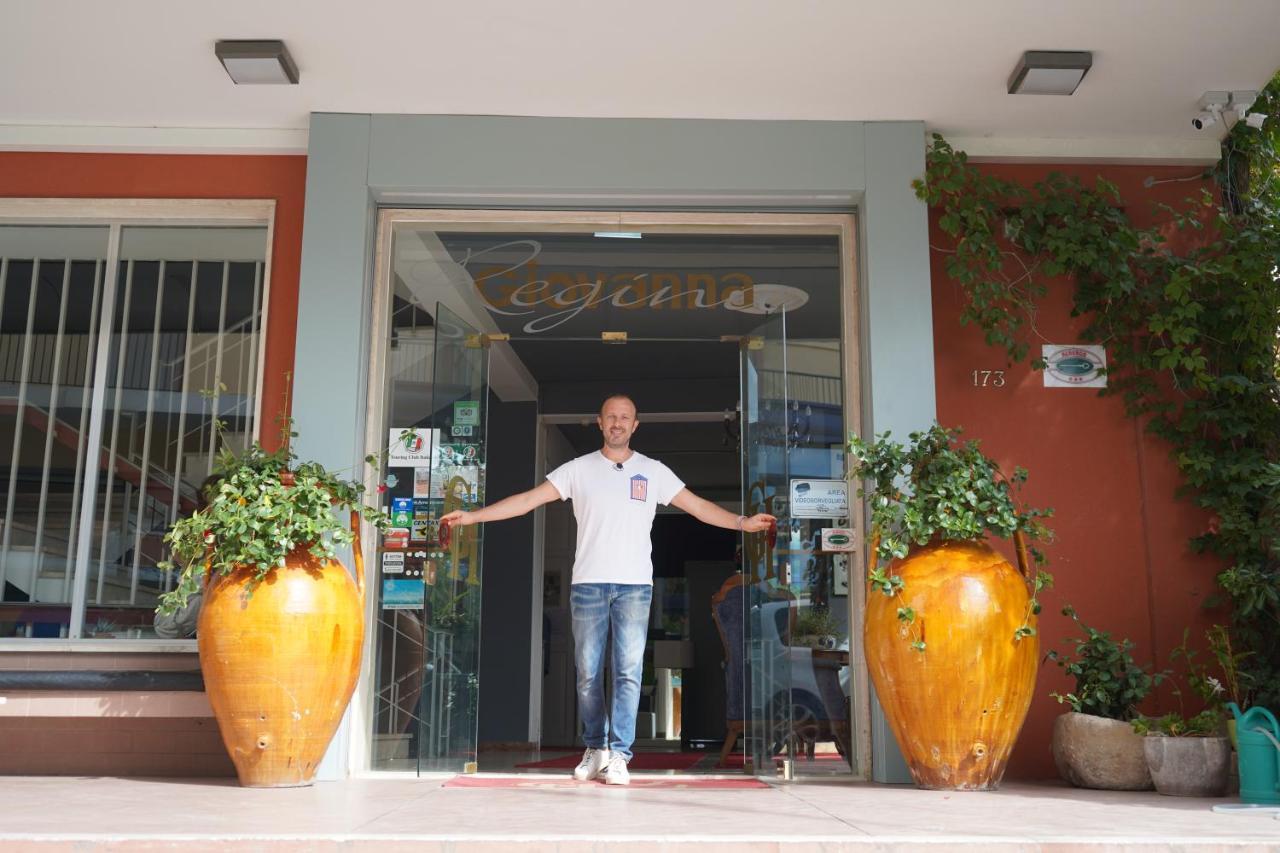 Giovanna Regina Hotel Gabicce Mare Exteriör bild