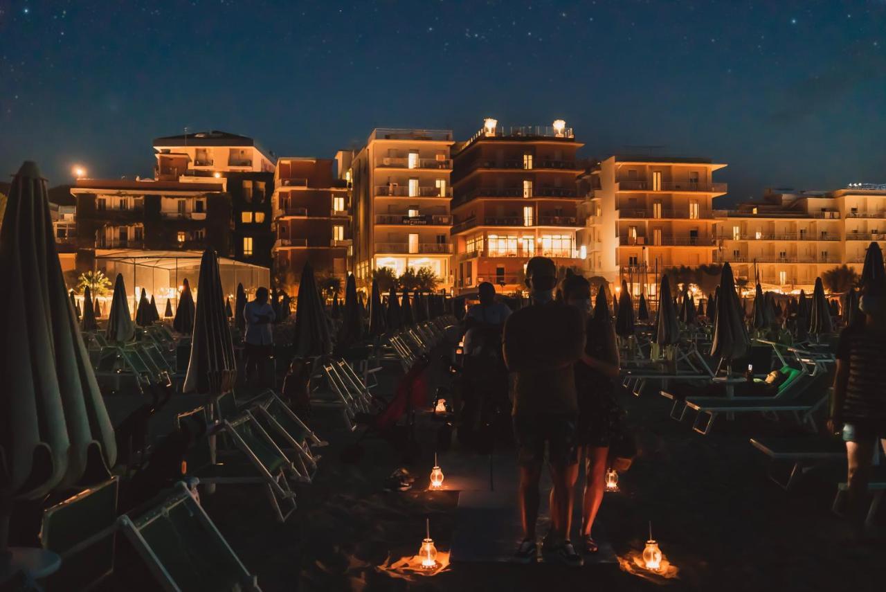 Giovanna Regina Hotel Gabicce Mare Exteriör bild