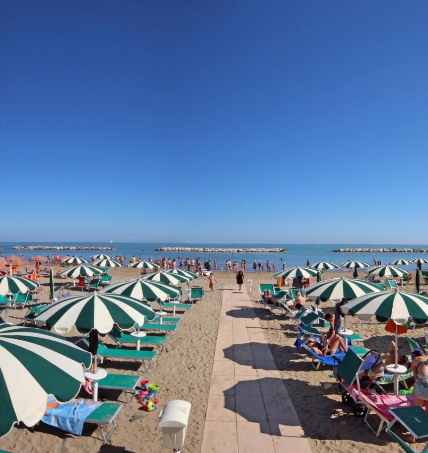 Giovanna Regina Hotel Gabicce Mare Exteriör bild