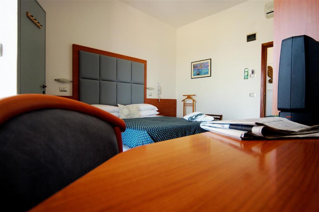 Giovanna Regina Hotel Gabicce Mare Rum bild